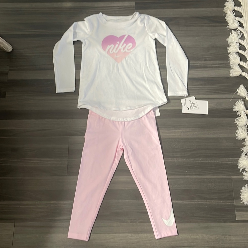 NWT Nike 2 piece set